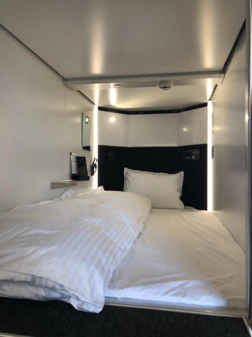 Hearts Capsule Hotel & Spa Hakata فوكوكا المظهر الخارجي الصورة